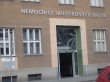 Vchod do nemocnice