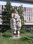 Mateřské sousoší uvnitř areálu Mateřské sousoší uvnitř areálu